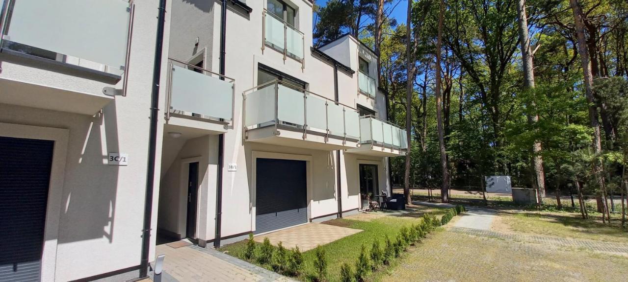 Komfortowy Apartament Dwupoziomowy W Cichej Okolicy Pobierowo Buitenkant foto